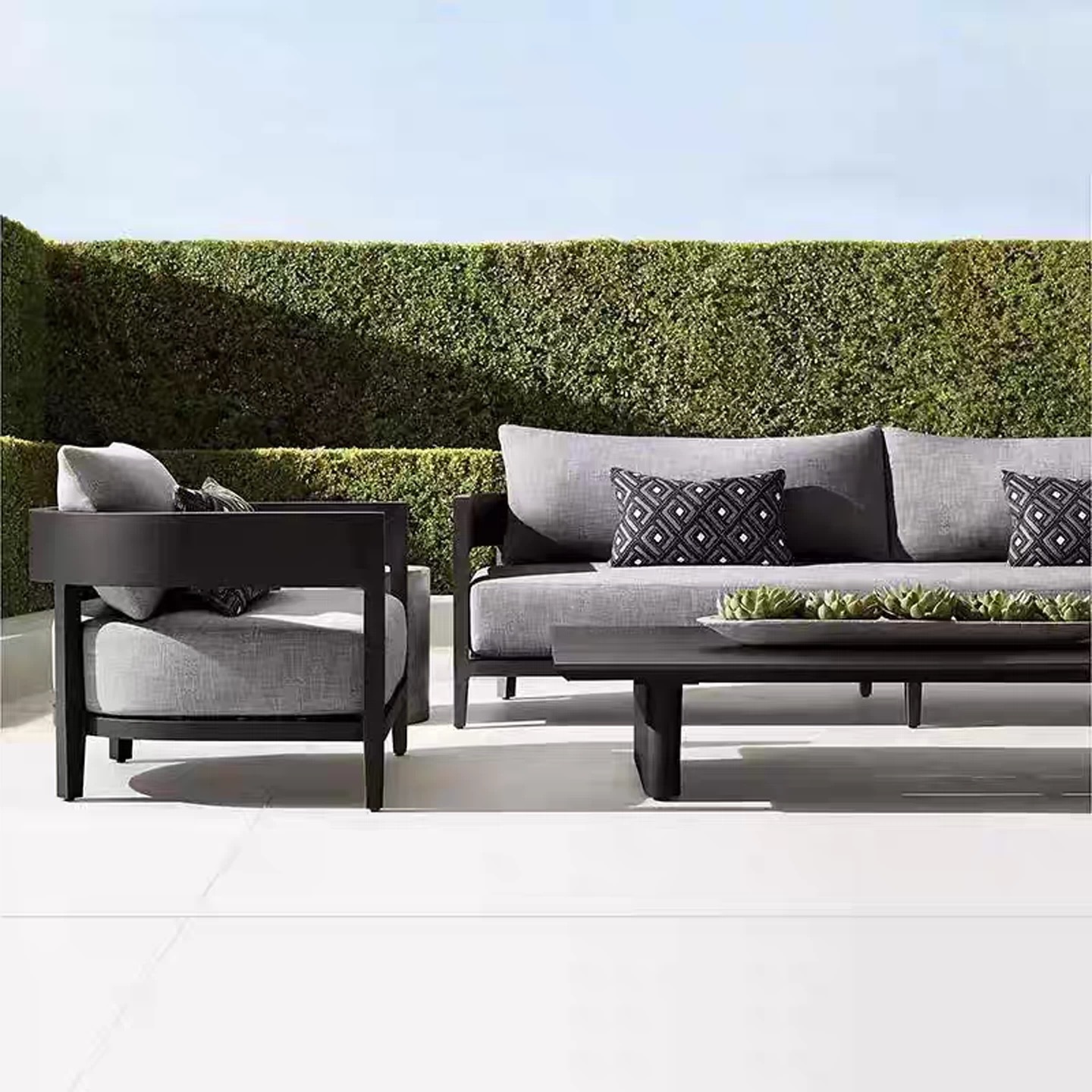 高級アルミ合金製 北欧イタリア風 シンプル屋外家具セット P - Outdoor Furniture Italy のレビューと価格